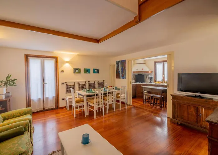 With Beautiful View Дом отдыха Muronico